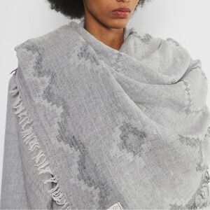 Wilfred Gray Patterned Wrap